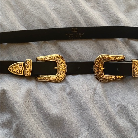 B low the belt - Picture 3 of 3